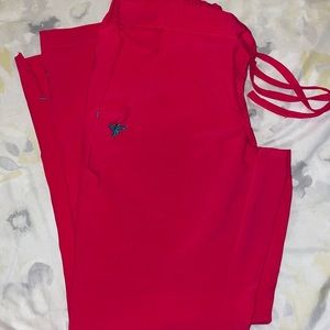 MED COUTURE GOLD SCRUBS
PETITE XS
95% POLYESTER 
5% SPANDEX